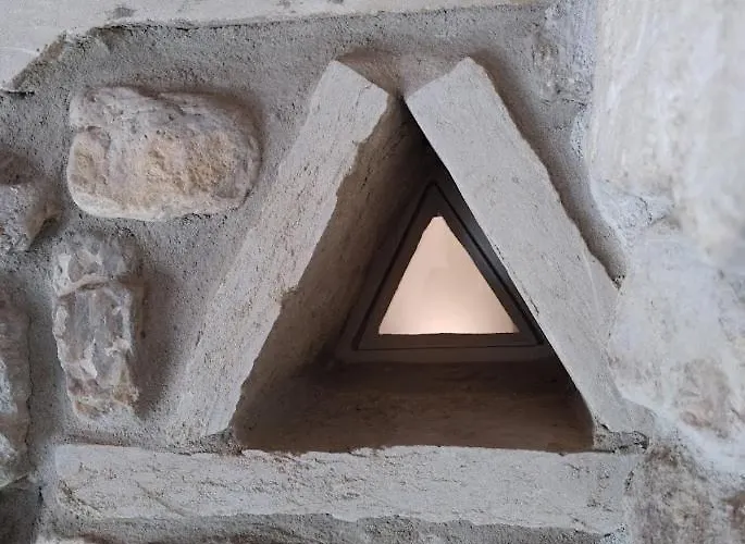 Maison La Petite Cour - *